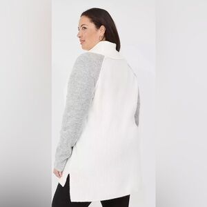 Lane Bryant Turtleneck Sweater in Gray and white size 26/28